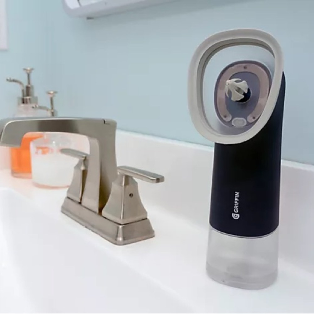 New Griffin Water Powered Ear‎ Cleaner